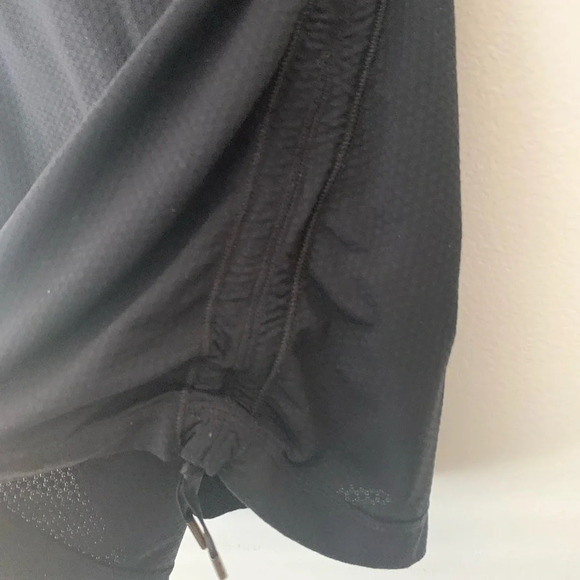 LULULEMON tank top, mesh body and crunch sides , 4 - Picture 9 of 16